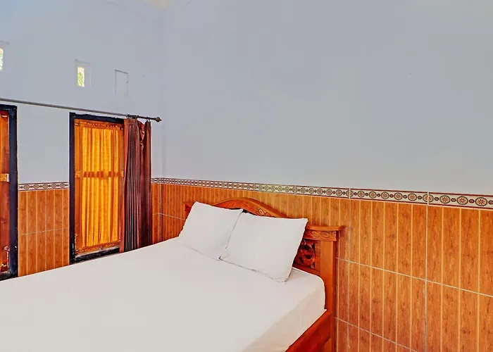 Oyo 92438 Nugraha Near Monkey Forest Hotel 2*