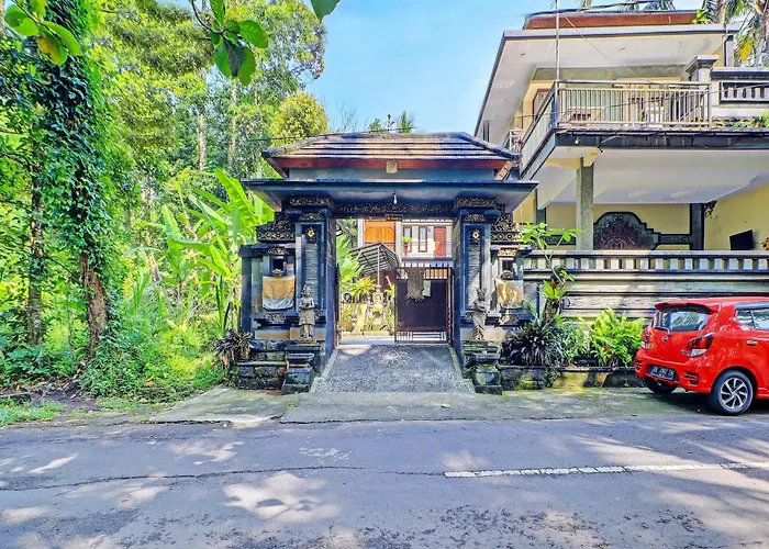 Hotel Oyo 92438 Nugraha Near Monkey Forest